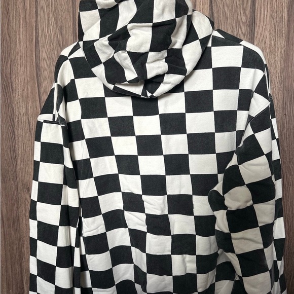 MNML - Picture 3 of 3